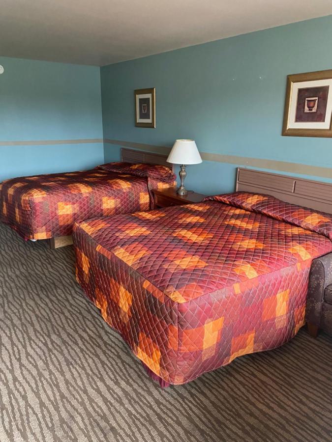 Malibu Inn Lake Delton Extérieur photo