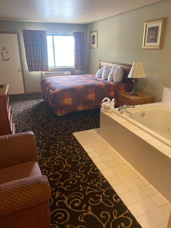 Malibu Inn Lake Delton Extérieur photo