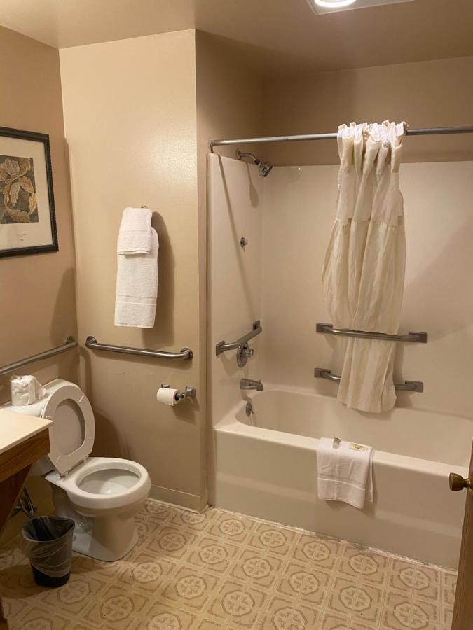 Malibu Inn Lake Delton Extérieur photo