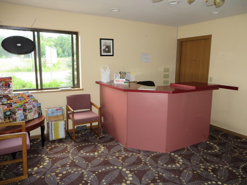Malibu Inn Lake Delton Extérieur photo
