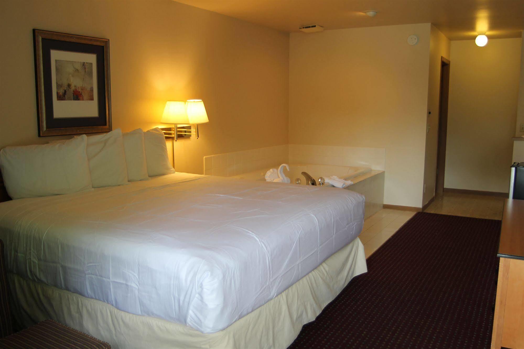Malibu Inn Lake Delton Extérieur photo