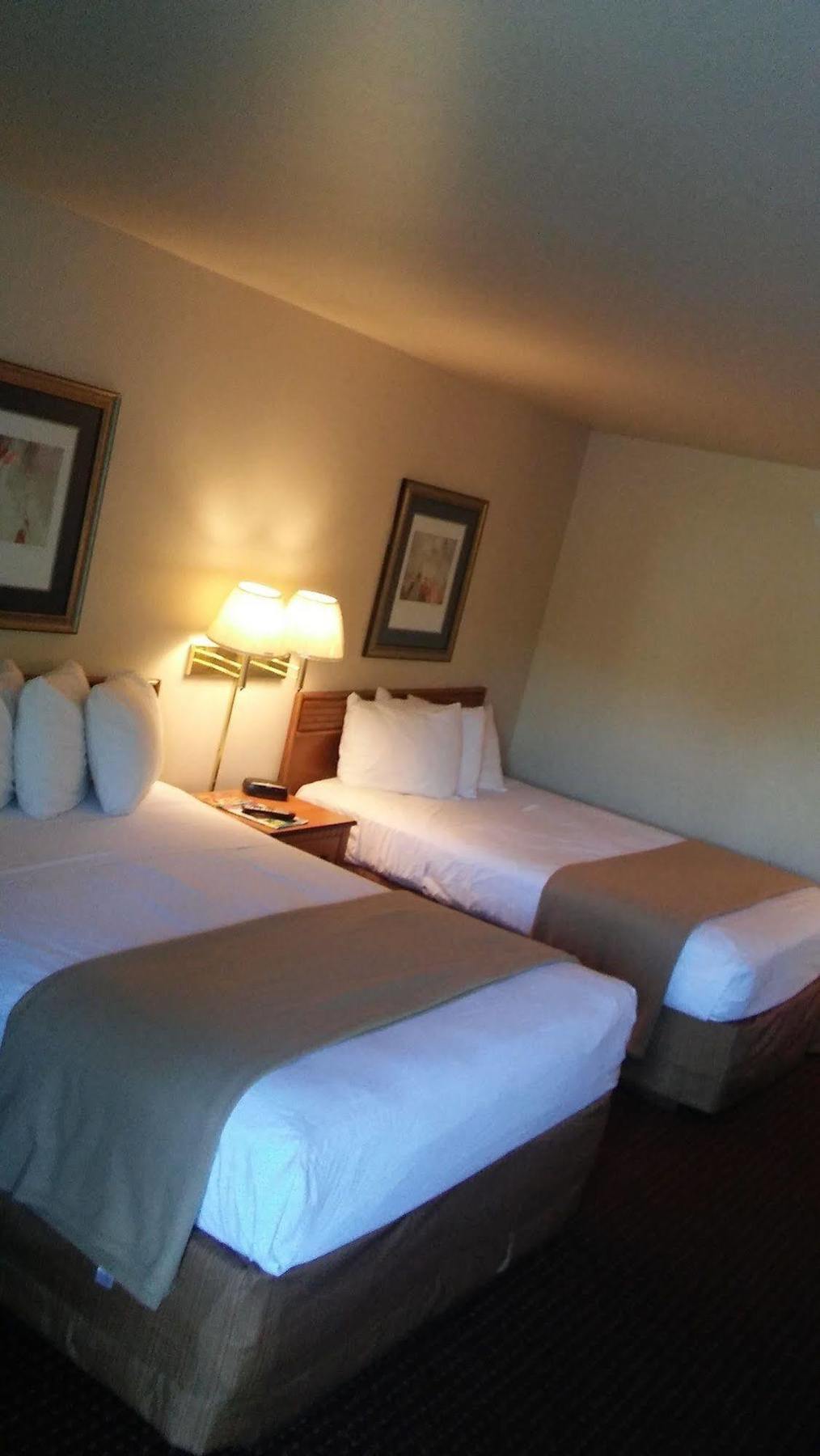 Malibu Inn Lake Delton Extérieur photo